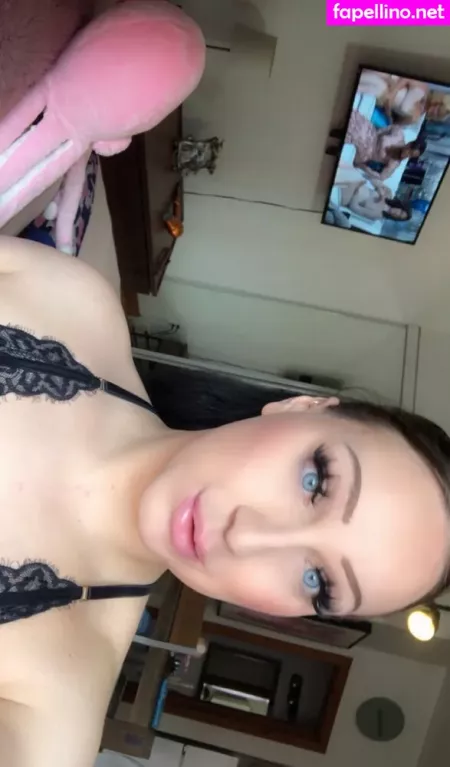 Misstinyangel OnlyFans Thumbnail #EKVwsHBsNV