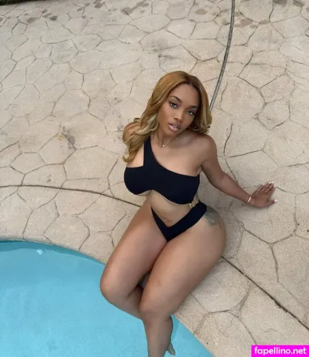 Missvenice 1 OnlyFans Thumbnail #12dbV3L8Ot