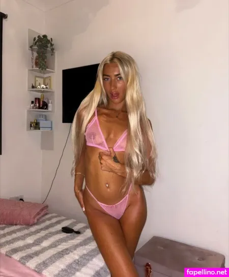 Missvineex OnlyFans Thumbnail #ASe8bSmiXt