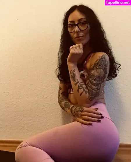 Mistress Elena Asmr OnlyFans Thumbnail #2RciDxNWk5