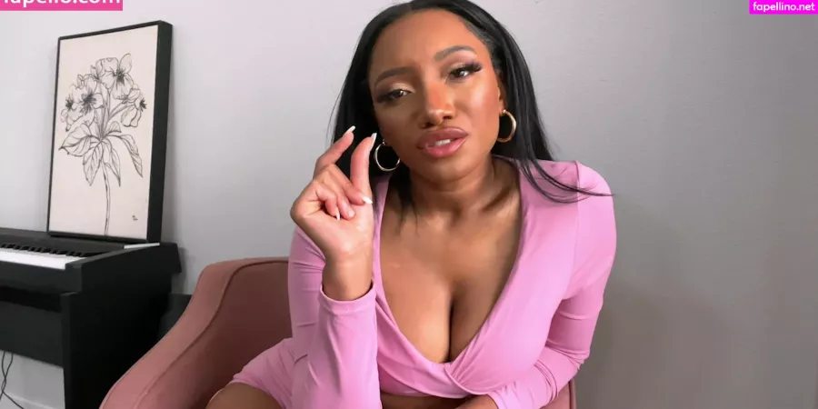 Mistress India OnlyFans Thumbnail #CG4mkpzPRj