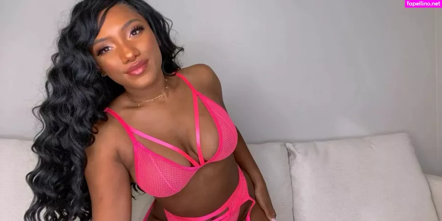 Mistress India OnlyFans Thumbnail #Voc0MRFHBJ