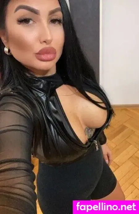 Mistress Meryem photo