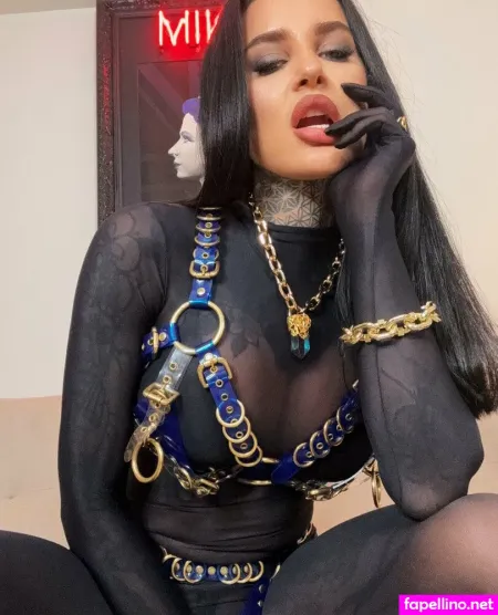 Mistress Mika 18 OnlyFans Thumbnail #c1e6x8wPU1