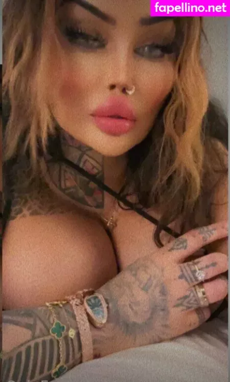 Mistress Nicki OnlyFans Thumbnail #H9x0FzepsL