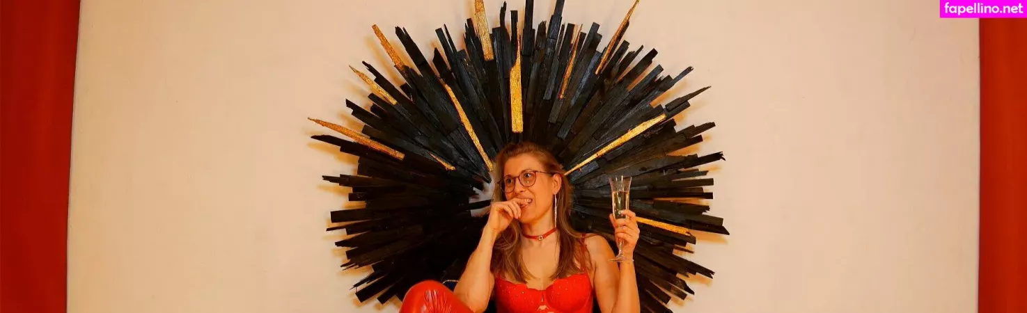 Mistress Remmel OnlyFans Thumbnail #3aX0mfPSX8