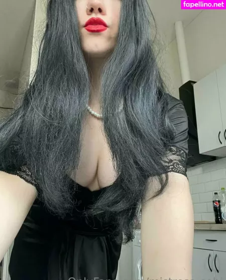 Mistress Sobi OnlyFans Thumbnail #lkzkHiuvw3