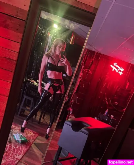 Mistress Tess1 OnlyFans Thumbnail #DmN5TDBig0