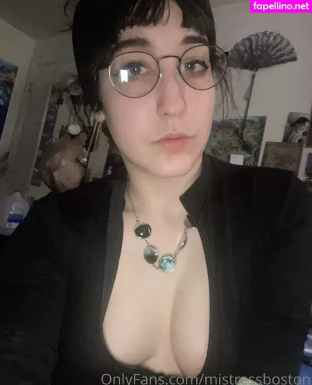 Mistressboston OnlyFans Thumbnail #9HkenQJfSS