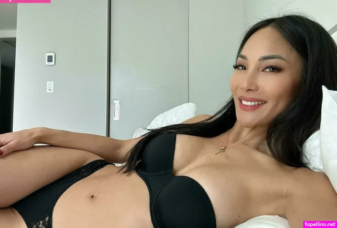 Mistressgemmali OnlyFans Thumbnail #63hgNlbzF0