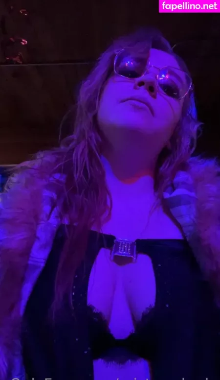 Mistresskarly OnlyFans Thumbnail #0gg0Vk9gOD