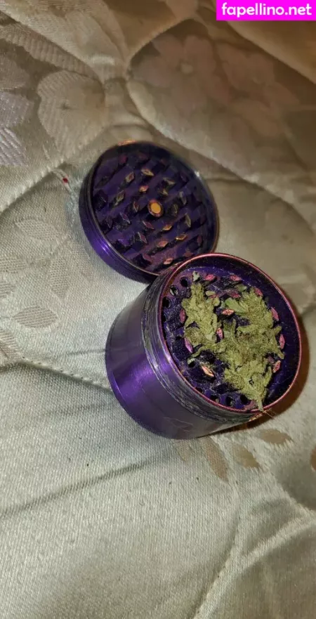 Mistresskrissy95 OnlyFans Thumbnail #0sw5JQ4l8Y