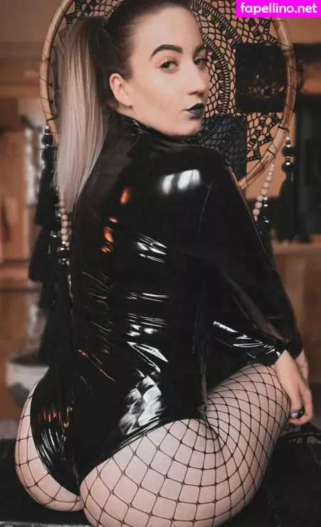 Mistressmegara OnlyFans Thumbnail #EMttfPV7Xg