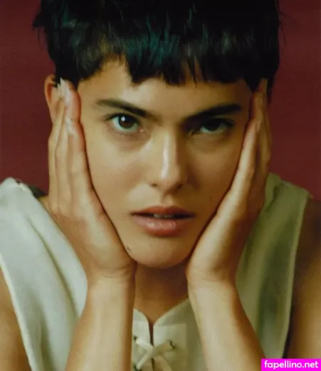 Miya Folick OnlyFans Thumbnail #c1tOlLiFMr