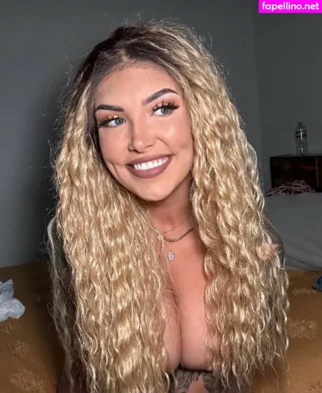 Miya Ulatowski OnlyFans Thumbnail #R7cCJeDCYK