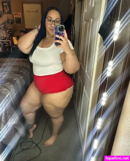 Mo Mo Lee Main Profile Photo