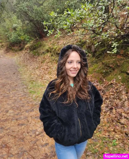 Moanique4209 OnlyFans Thumbnail #WnsJNvomi7