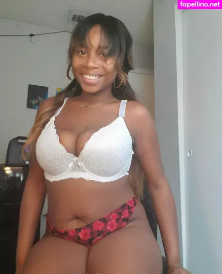 Mochaaugust OnlyFans Thumbnail #0y847V4Ei1