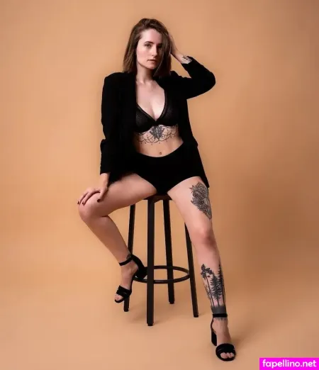 Model Lisa Marie Main Profile Photo