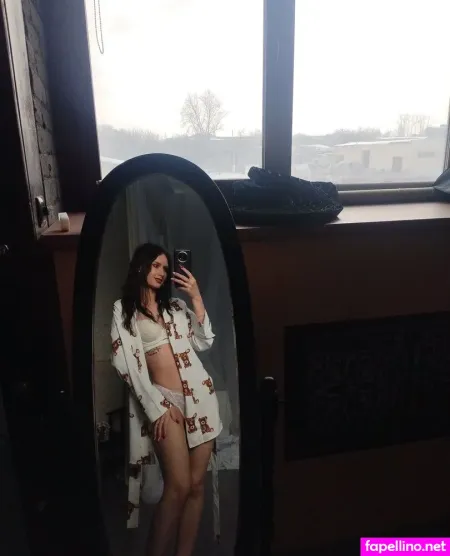 Model Olya Main Profile Photo