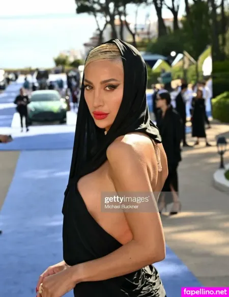 Model Roz 2 OnlyFans Thumbnail #J27QENZ1Cm