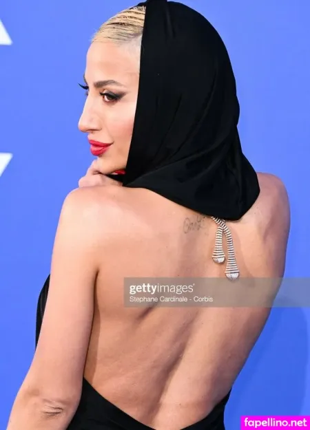 Model Roz 2 OnlyFans Thumbnail #p2kKB6OF2N