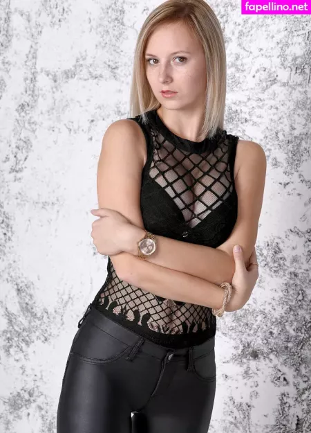 Modelkartei OnlyFans Thumbnail #De2Bx492aT