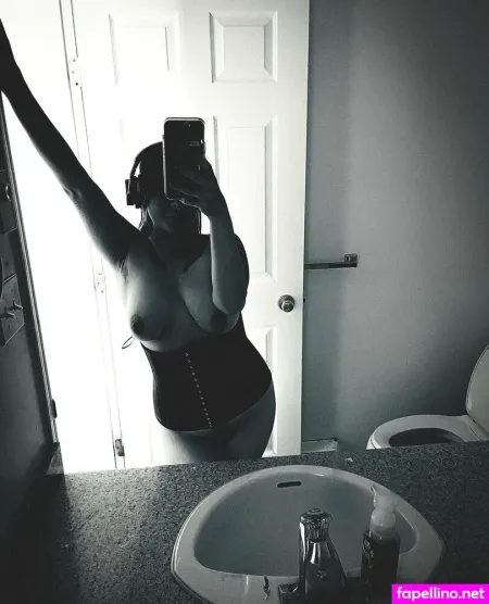 Modestmolly OnlyFans Thumbnail #EOYtnN7J5z