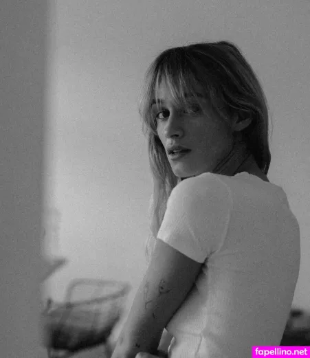 Mogli OnlyFans Thumbnail #unPBHhwoP5