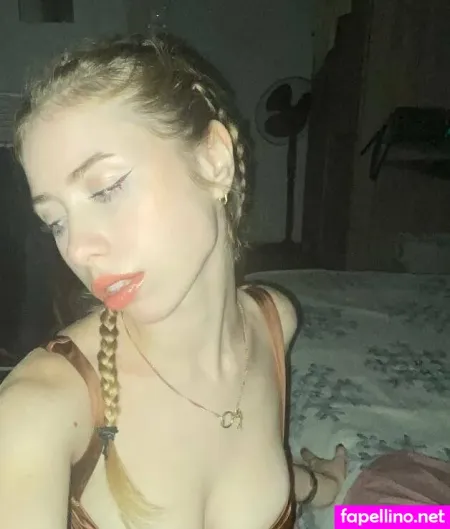 Molenrue OnlyFans Thumbnail #cJDNMKjpoW