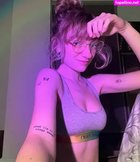 Moll Williams X OnlyFans Thumbnail #N6qV0G4WUM