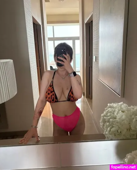 Molli Main Profile Photo