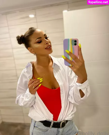 Mollly Dolly OnlyFans Thumbnail #UuHgvRNWa7