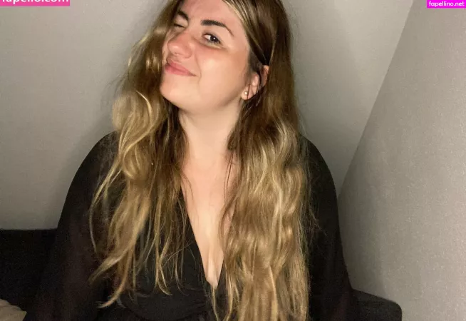 Molly Archer OnlyFans Thumbnail #sUivuG7B5T