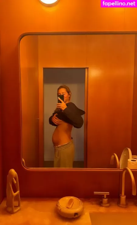 Molly Baz OnlyFans Thumbnail #6gAqwx0IT4