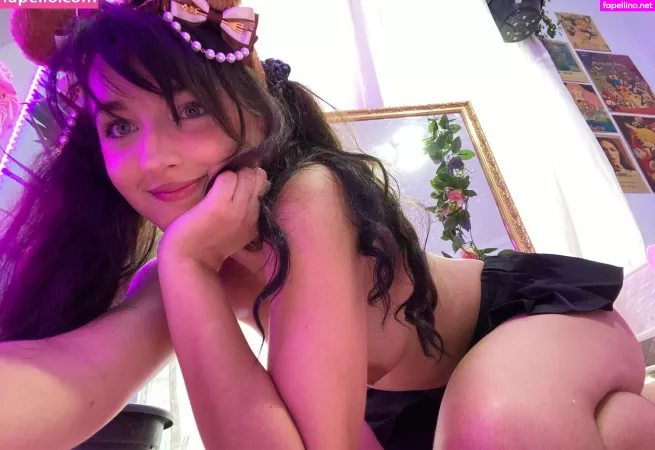 Molly Bl0om OnlyFans Thumbnail #0WRd8DhVVW