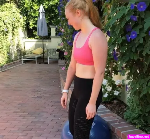 Molly C Quinn 1 OnlyFans Thumbnail #X9Dwk8vRGe
