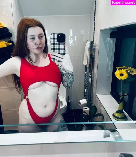 Molly Capper OnlyFans Thumbnail #LW37uF5suG