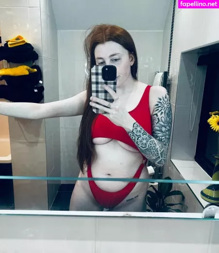 Molly Capper OnlyFans Thumbnail #X9BgFQGJQV