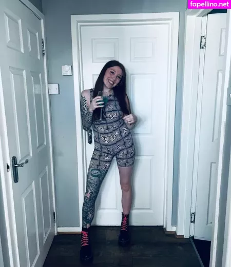 Molly Capper OnlyFans Thumbnail #b80CNm0IBC