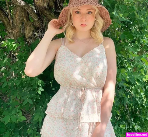 Molly Chriss OnlyFans Thumbnail #A8UWq5qk2n