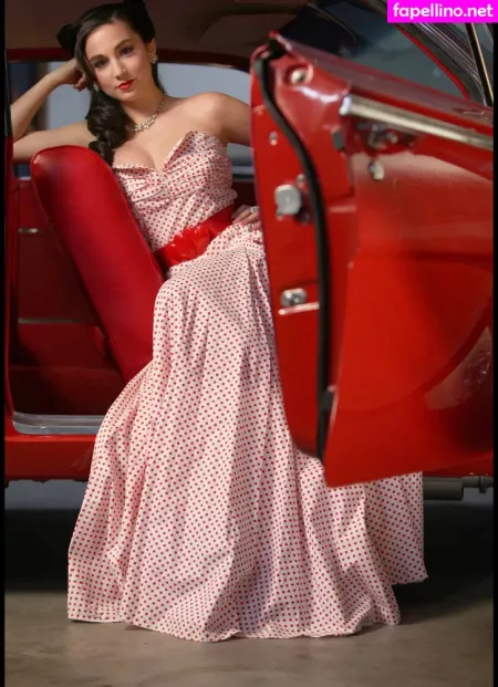 Molly Ephraim OnlyFans Thumbnail #2bsio46hGf