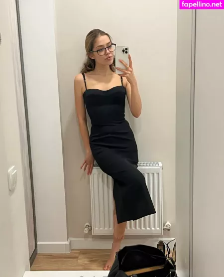 Molly Evans OnlyFans Thumbnail #bsUD6EaKXF