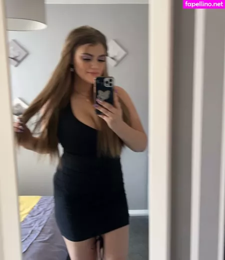 Molly Georgia Leach OnlyFans Thumbnail #JwJdHZMmki
