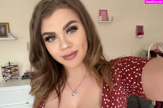 Molly Georgia Leach OnlyFans Thumbnail #NOkiaDLnDm