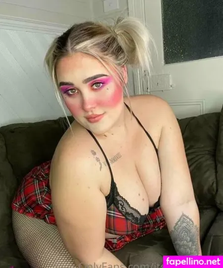 Molly Grey OnlyFans Thumbnail #UI0eeiZ5Bz
