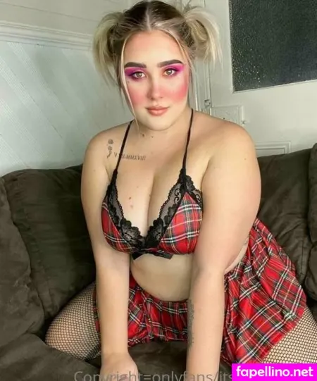 Molly Grey OnlyFans Thumbnail #t48xy1FCOL