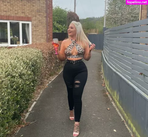 Molly Harding OnlyFans Thumbnail #N0FjYtQOUJ