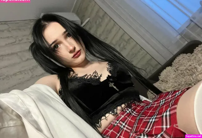 Molly Lucky Fox OnlyFans Thumbnail #K6ZvdR6YqF
