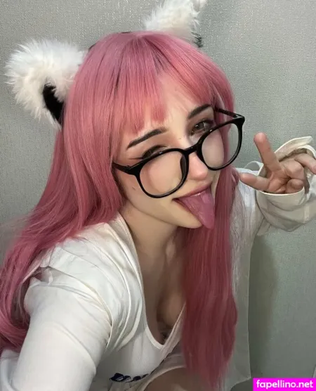 Molly Lucky Fox OnlyFans Thumbnail #dBnK22r8MG